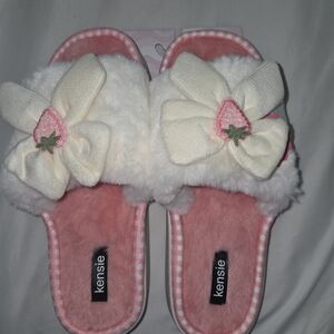 Kensie White and Pink Plush Flower Slippers